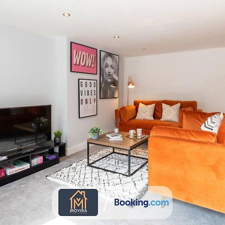 Stylish Two Bed Town Centre Apartment By Movida Property Group Short Lets & Serviced Accommodation With Parking Harrogate Esterno foto
